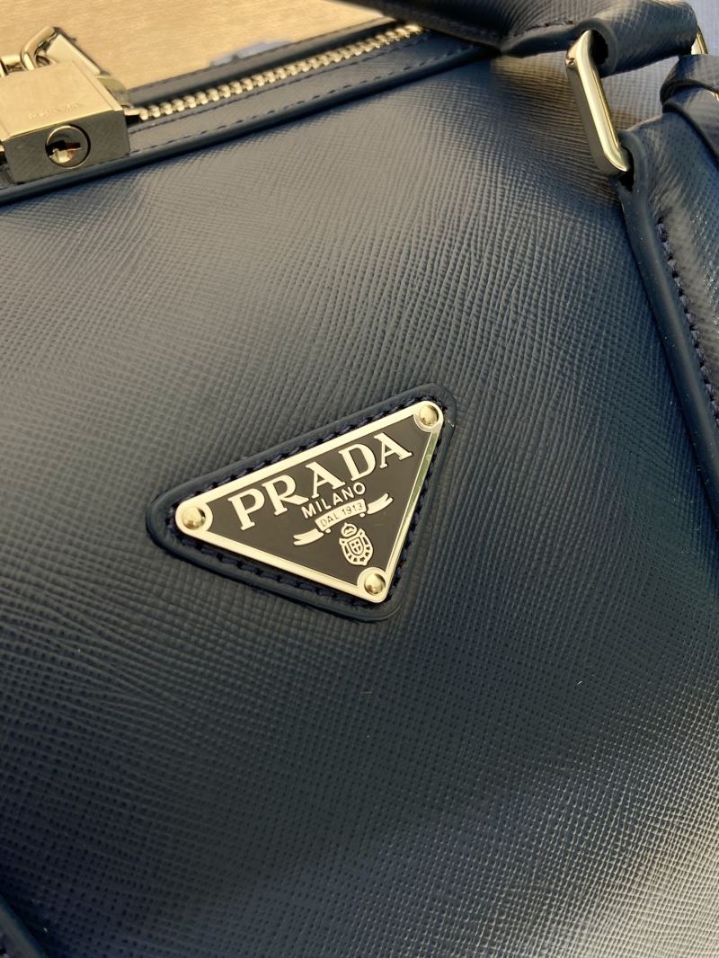 Pra*a travel bags
